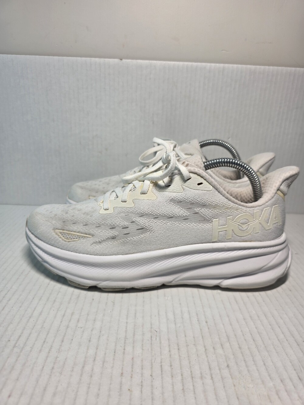 Hoka One One Clifton 9 Women's Size 8.5 B (Medium) Running Shoes White
